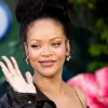 Μαμά και κόρη σε high fashion – Η Rihanna ποζάρει με τη μικρή της